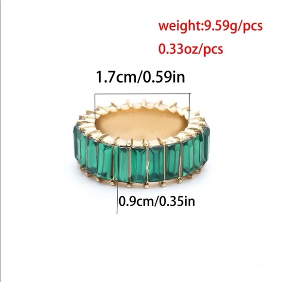 Emerald Green 14 Karat Ring - Picture 6 of 6